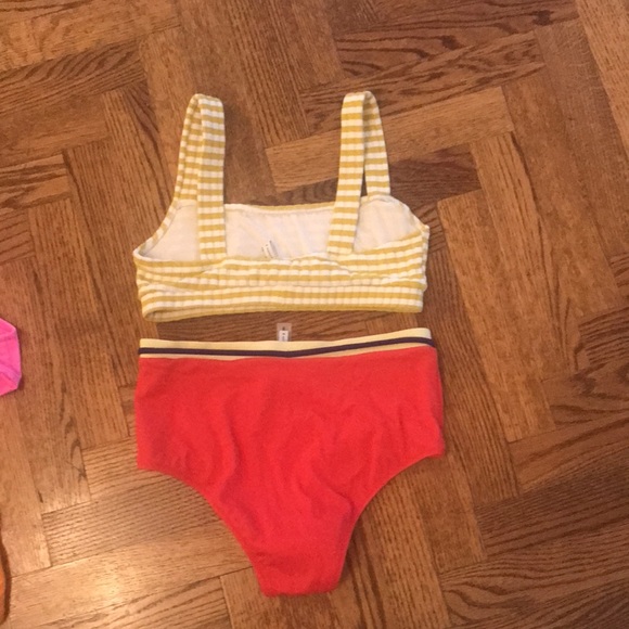 Women’s swim top - Picture 2 of 2